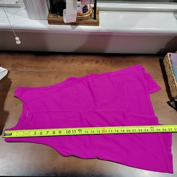 Athleta Foothills Tank top Perforated Split Back Yoga Size XS - Picture 13 of 15
